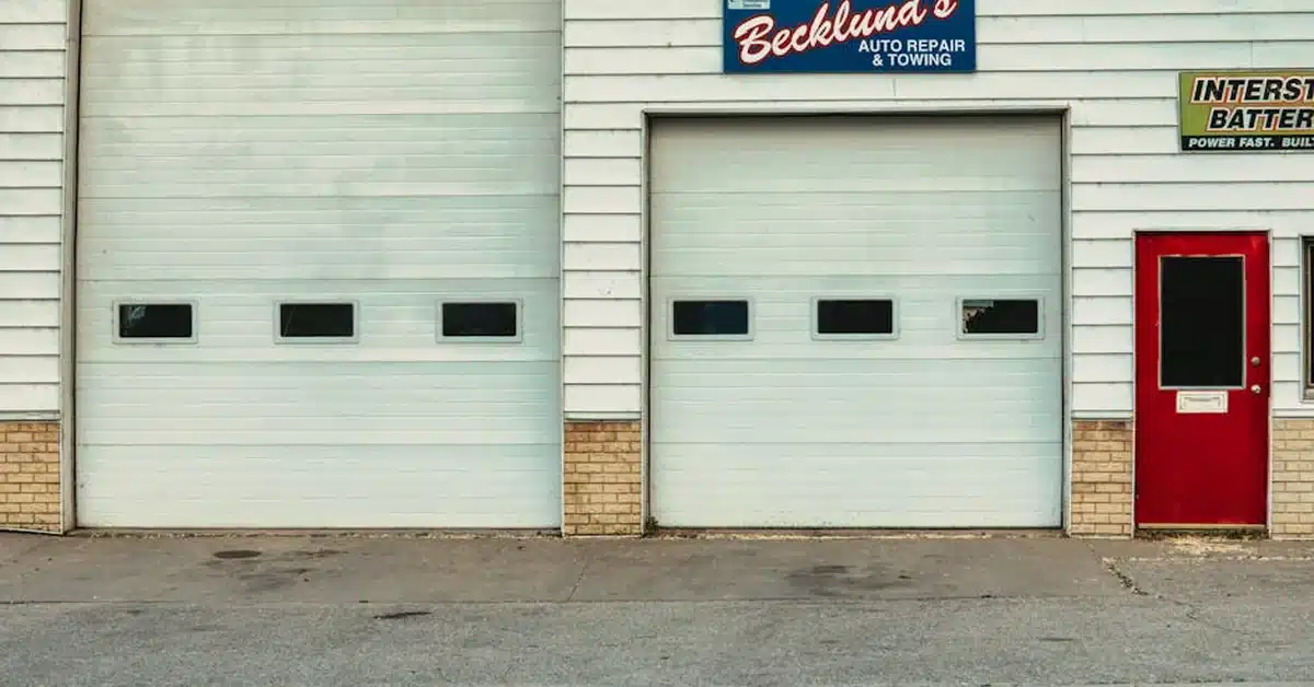 Garage Door Off Track Repair Cost in Alafaya FL: What Homeowners Should Expect - Garage Door Alafaya